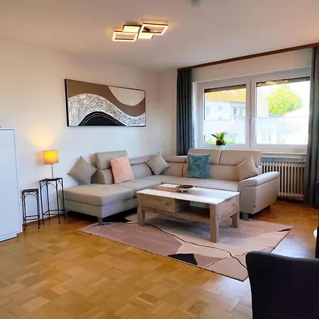 Grosszuegige Mit Balkon Und Aussenbereich Im Gaestehaus - Apartmán Ehingen am Ries