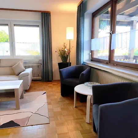 Grosszuegige Mit Balkon Und Aussenbereich Im Gaestehaus - *
