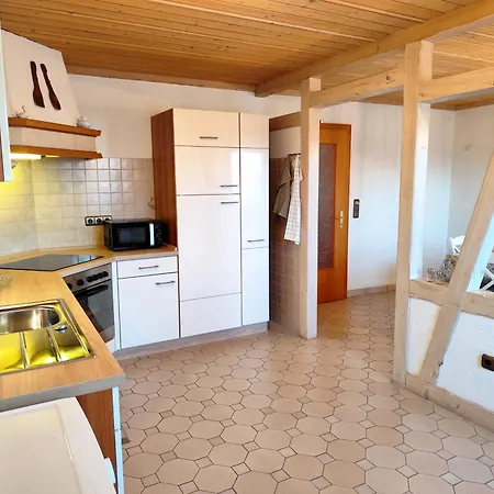 Grosszuegige Mit Balkon Und Aussenbereich Im Gaestehaus - *