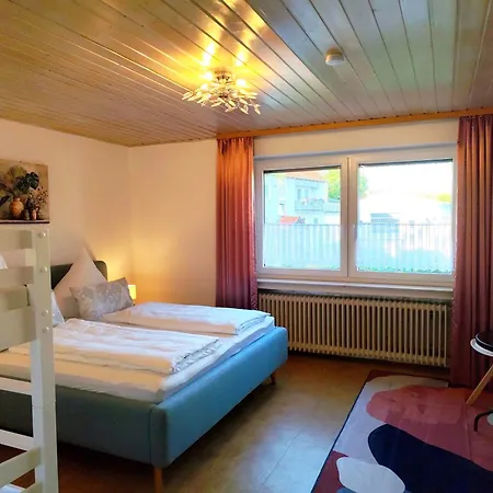 Großzügiges Mit Balkone Und Außenbereich Ehingen am Ries
