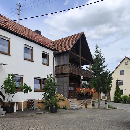 Grosszuegige Mit Balkon Und Aussenbereich Im Gaestehaus - Ehingen am Ries